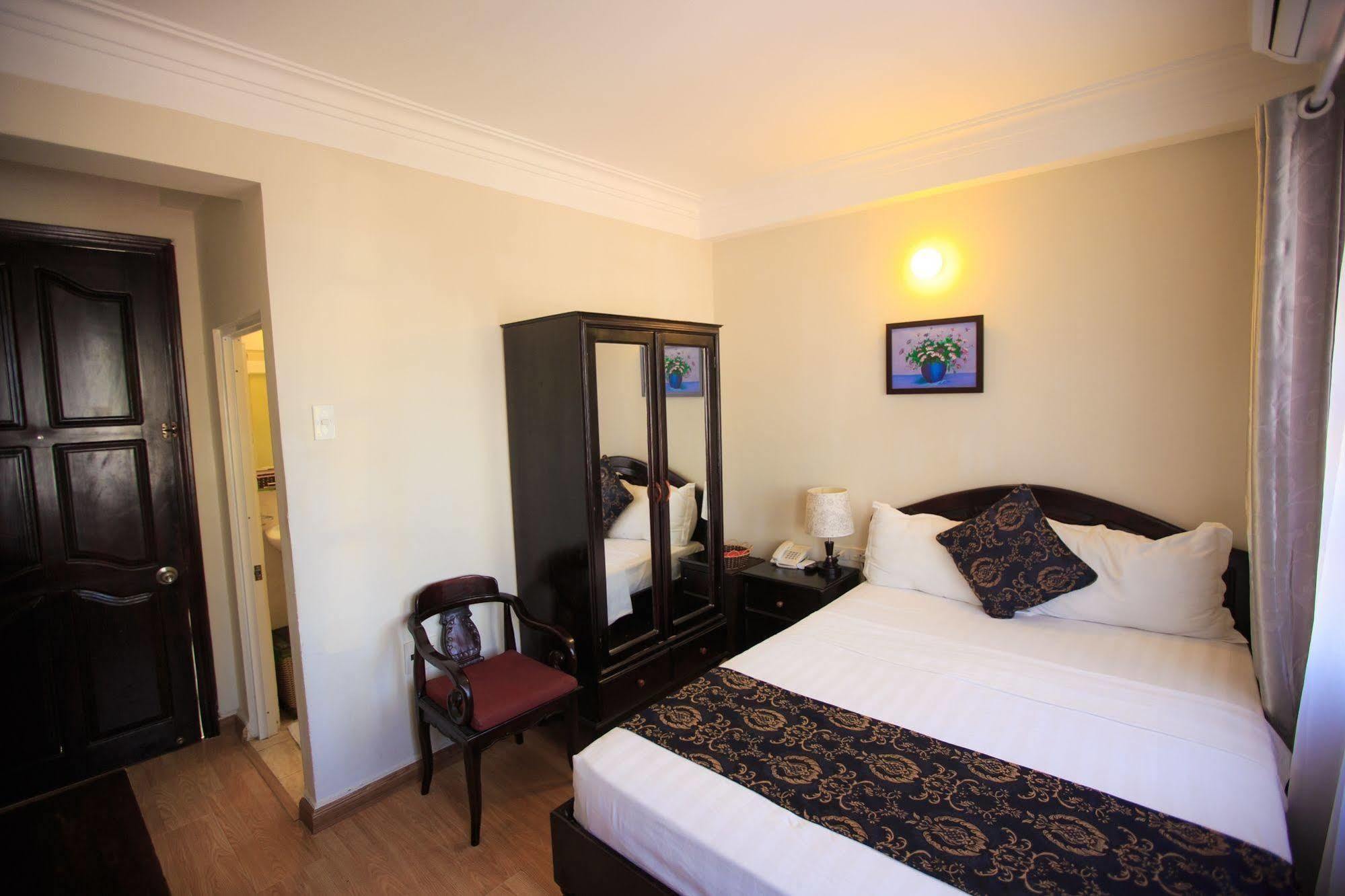 Pho Bien Hotel Nha Trang Exterior photo